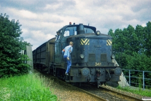 DSB MH 341+godsvogne fra havnen. Odense 30.07.1987.