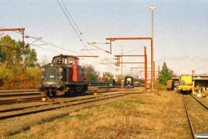 DSB MT 166 og SJ X31K 64. Rødekro 13.11.2005.
