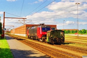 DSB Køf 255+EA 3015. Padborg 08.07.1999.