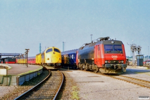 DSB 90 86 00-21 108-4 og EA 3008. Nyborg Færge 09.07.1995.