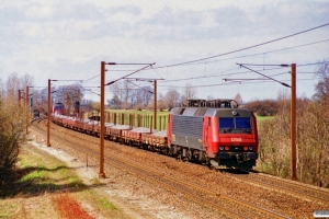 DSB EA 3017+18 Ks (læsset med skærver)+EA 3008 som G 6639 Sg-Uv. Hjulby 31.03.1997.