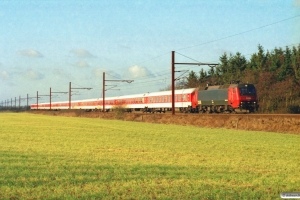 DSB EA 3002+2 DB Bvcmz+WRmbz+7 Bvcmz+WLABmh som EC 1273 Fa-Pa. Km 104,8 Fa (Vejbæk-Padborg) 24.02.2006.