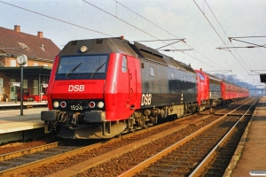 DSB ME 1524+MY 1157 med P 5043 Hgl-Nf. Ringsted 17.03.1990.