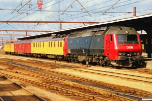 DSB Målevogn 002+Pbm 752+Målevogn 001+ME 1512 som M 8019 Ng-Od. Odense 08.04.1991.