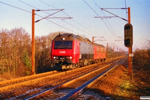 DSB ME 1504+ADns-e 543 som M 8915 Od-Fa. Km 33,6 Ng (Odense-Holmstrup) 26.01.1997.