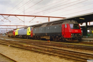 DSB ME 1510+Siemens ME 26-05 (ex. NSB Di6.665)+MY 1159 som M 6324 Arg-Gb. Odense 14.03.2000.