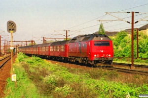 DSB ME 1511 med RØ 4169 Kk-Sg. Høje Taastrup 23.05.2001.