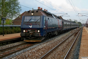 DSB ME 1507 med RØ 2569 Kk-Væ. Hedehusene 02.05.2008.