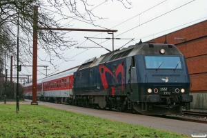 DSB ME 1532+8 personvogne som IP 13375 Ar-Pa. Padborg 06.02.2009.