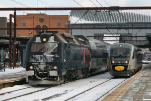 DSB ME 1534 med IR 1643 Kh-Ar og MQ 21. Odense 30.01.2010.