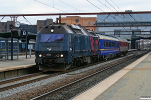 DSB ME 1532+NS 61 84 89-70 003-8+NL-EETC 61 84 06-70 419-6 (hollandsk kongevogn+ledsagervogn) som EP 6103 Kh-Pa. Odense 17.04.2010.