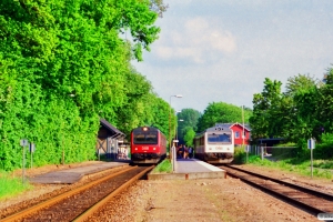 DSB MR/D 59 som RV 2857 Svg-Od og MR/D 34 som RV 2856 Od-Svg. Fruens Bøge 04.06.1996.