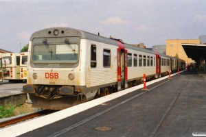 DSB MR/D 32+MR/D 42 som RV 2859 Svg-Od. Odense 01.08.2003.