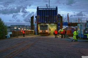 DSB MR/D 16 kører i land fra Stena Scanrail. Göteborg Kville 03.06.2012.