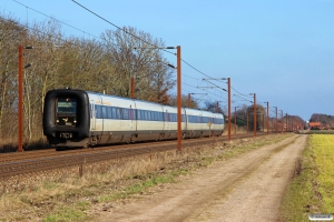 DSB MF 11+MF 67 som IC 853 Kk-Es. Km 143,8 Kh (Ullerslev-Langeskov) 17.03.2016.