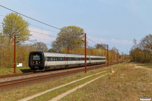 DSB MF 24+MF 18 som IC 90157 Kh-Ab. Hjulby 30.04.2021.