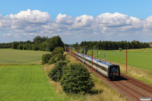 DSB MF 53+MF 27 som IC 429 Kd-Ar. Km 63,4 Fa (Horsens-Hovedgård) 25.06.2024.