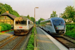 DSB MR/D 88 som RV 2865 Svg-Od og MQ 11 som M 8262 Od-Svg. Fruens Bøge 30.07.2002.