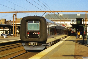 DSB EA 3009+ET 03 som M 6462 Sdb-Hgl. Odense 09.04.2000.