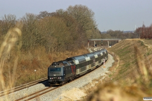 DSB ME 1527 med RØ 4528 Hk-Kk. Km 42,2 Kh (Lejre-Hvalsø) 19.03.2015.