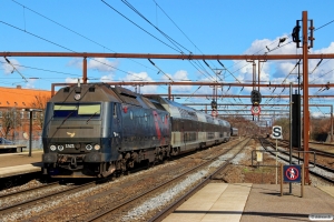 DSB ME 1521 med RØ 59235 Kh-Nf. Roskilde 03.04.2015.