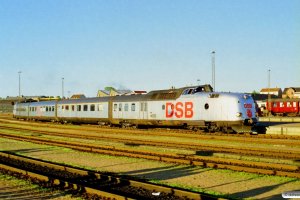 DSB MA 460+AM 500+BMk 530+BS 480 som PX 8164 Ngf-Kh. Nyborg Færge 31.05.1997.