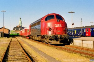 DSB MY 1125 og NSB BM 86 F 28+BDFS 86 76. Korsør 01.06.1997.