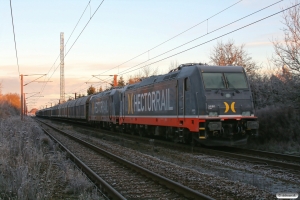 HCTOR 241.011+241.012 med forreste del af HG 45685 Mgb-Pa fra den 29/11. Sommersted 01.12.2012.