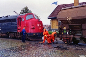 DSB Tdgs 21 86 574 0 178-0 afsporet på havnen. Odense 01.08.1989.