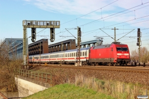 DB 101 027-1 med IC 2377. Hamburg Süderelbbrucke 20.03.2014.