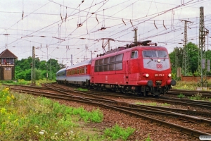 DB 103 172-3 med IR 1028. Magdeburg Hbf 11.08.2000.