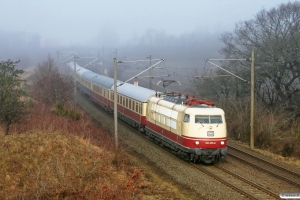 DB 103 235-8 med IC 2417. Flensburg-Weiche 23.01.2011.