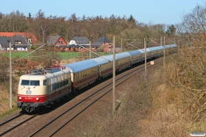 DB 103 235-8 med IC 2417. Flensburg-Weiche 25.03.2012.