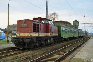 DR 110 609-5 med Tog 4197. Löwenberg 28.03.1991.