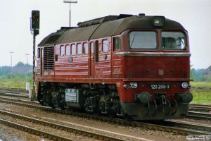 DR 120 299-3. Büchen 12.08.1989.