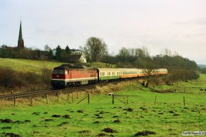 DR 132 387-2 med Tog 1330. Kiel-Elmschenhagen - Kiel 21.12.1991.