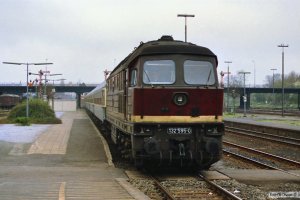 DR 132 595-0 med D 1132. Lübeck 31.03.1990.