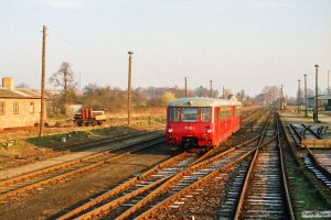 DR 172 118-2+172 718-9 som Tog 18355. Kyritz 29.03.1991.