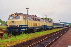 DB 218 260-8+218 460-4 med IR 2179. Schleswig 15.06.1991.