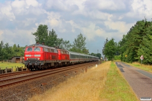 DB 218 307-7+218 362-2 med IC 2191. Langenhorn - Bredstedt 03.08.2014.