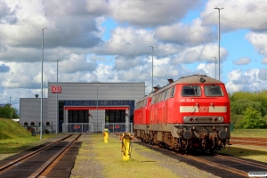 DB 218 313-5 og 218 345-7. Niebüll 30.05.2015.