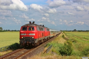 DB 218 314-3+218 363-0 med IC 2310. Niebüll - Lehnshallig 28.06.2014.