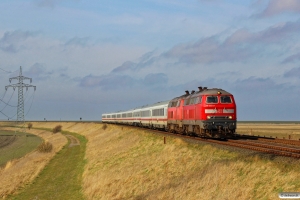 DB 218 345-7+218 340-8 med IC 2315. Morsum - Klanxbüll 26.03.2016.