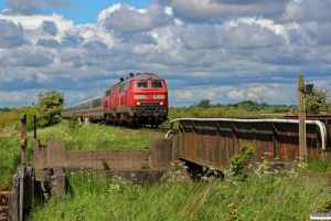 DB 218 397-8+218 340-8 med IC 2315. Bredstedt - Hattstedt 30.05.2015.