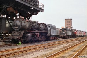 DR 50 3705-6, 50 3520-9, 132 466-4, 132 ?, 112 ? og 132 005-0 hensat. Halberstadt 20.05.1991.