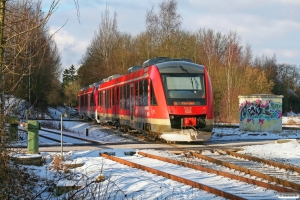 DB 648 957+648 457+648 961+648 461 som RE 21612. Kiel Gaarden-Süd 19.01.2013.