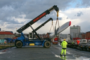 Losning af vindmøllevinger. Esbjerg 03.11.2012.