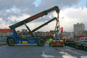 Losning af vindmøllevinger. Esbjerg 03.11.2012.