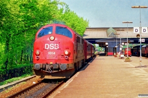 DSB MX 1014+CL+CL+EH 6762 som M 8675 Fa-Es. Fredericia 05.05.1990.