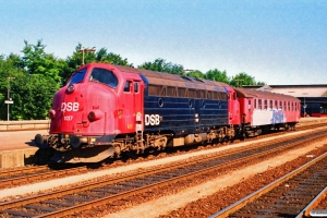 DSB MY 1137+Bgc 008 som P 8610 Fa-Kø. Fredericia 15.07.1990.